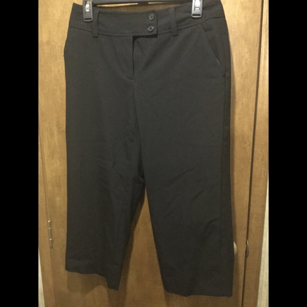 Black Worthington cropped dress pants